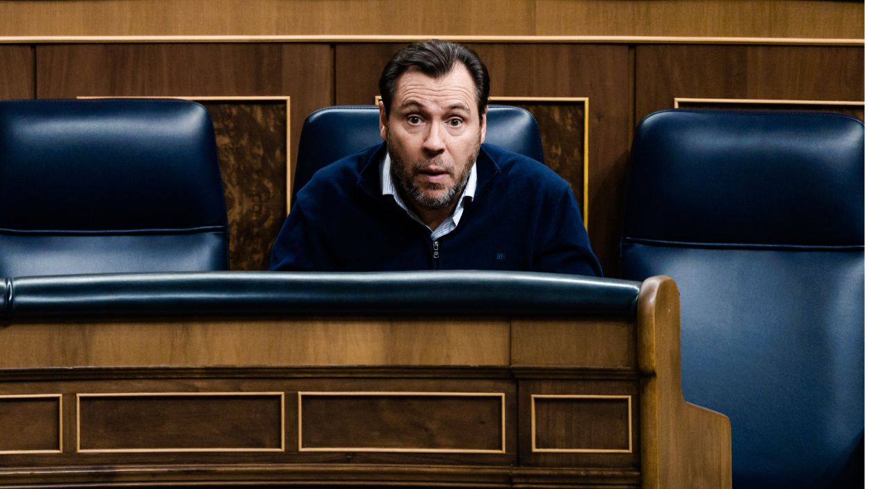 El ministro de Transportes, Óscar Puente, durante una sesión parlamentaria en el Congreso de los Diputados. EP.