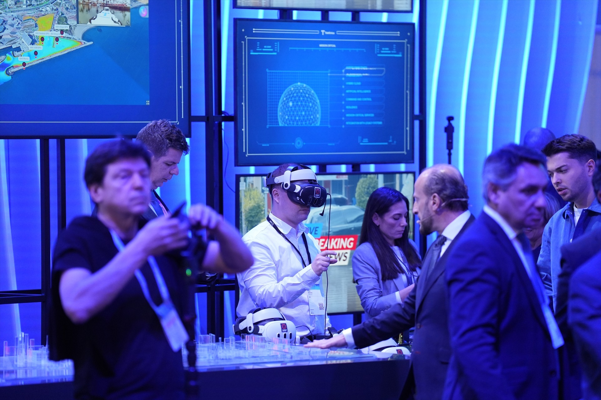 Telefónica ha protagonizado uno de los stands principales con demos sobre resolución de desastres con 5G.