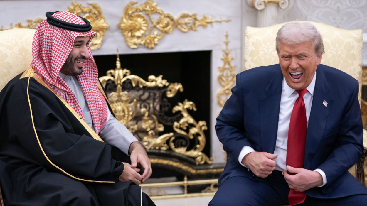 El presidente de los Estados Unidos, Dondald Trump, y el líder de Arabia Saudí, Mohammed Bin Salman, en un encuentro celebrado meses atrás. EP.
