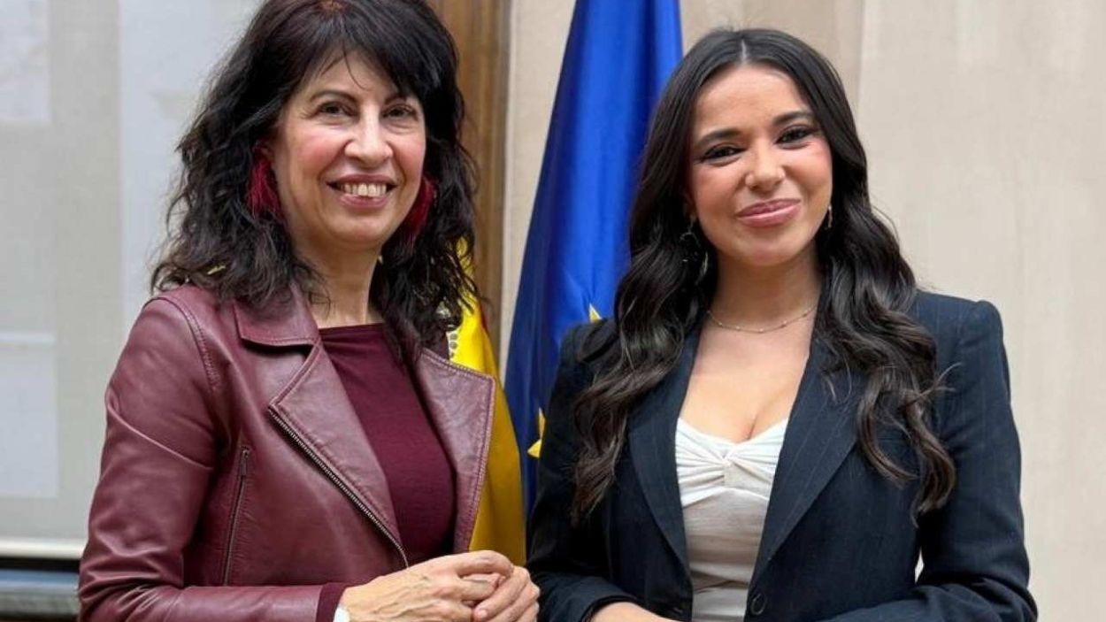 Ana Redondo y Sarah Santaolalla. X