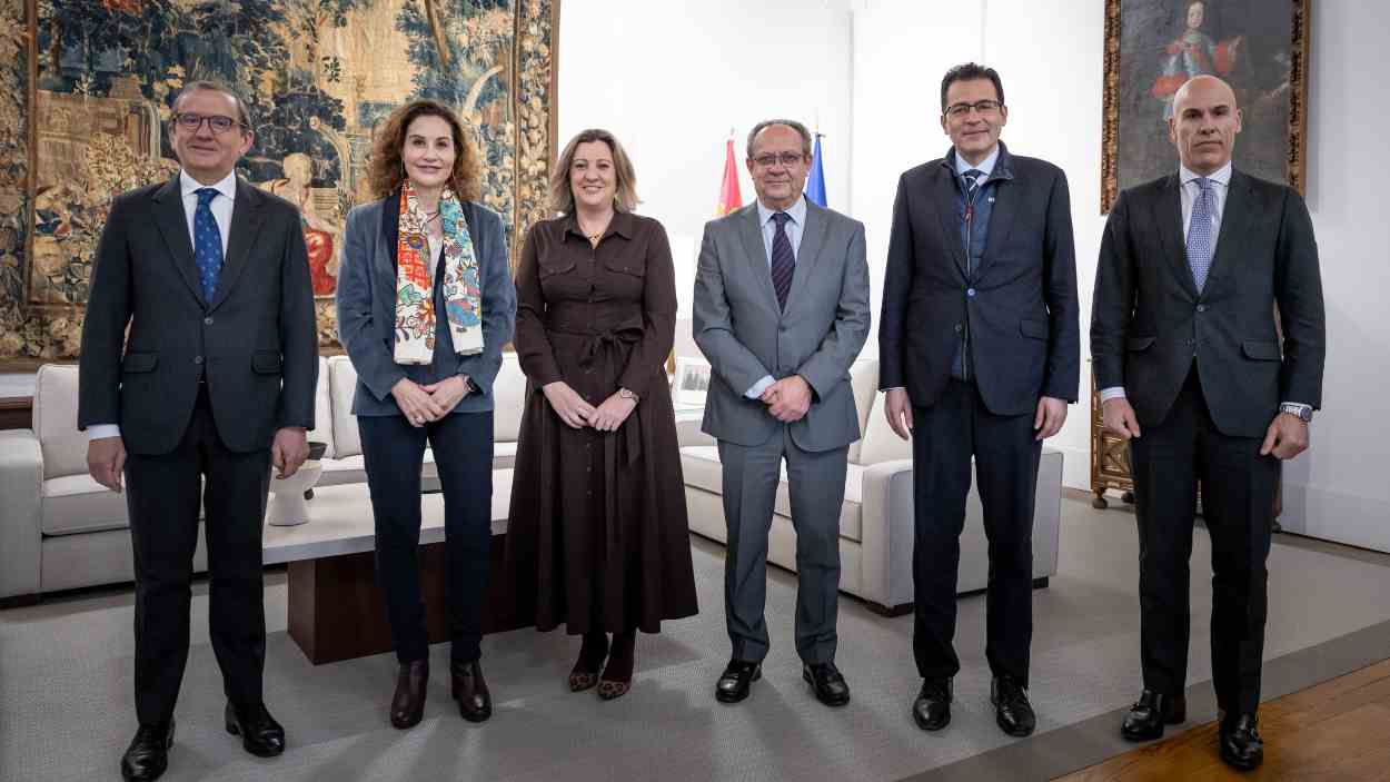 El Gobierno regional mantiene un encuentro con directivos de BBVA para la presentación del informe `Situación Castilla-La Mancha 2026´. JCCM.