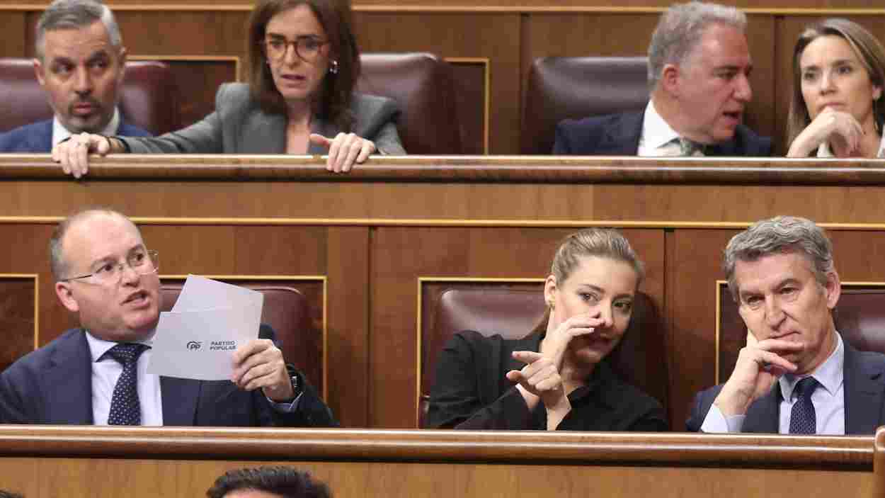 Feijóo calla ante las adjudicaciones bajo sospecha de las VPO. EP