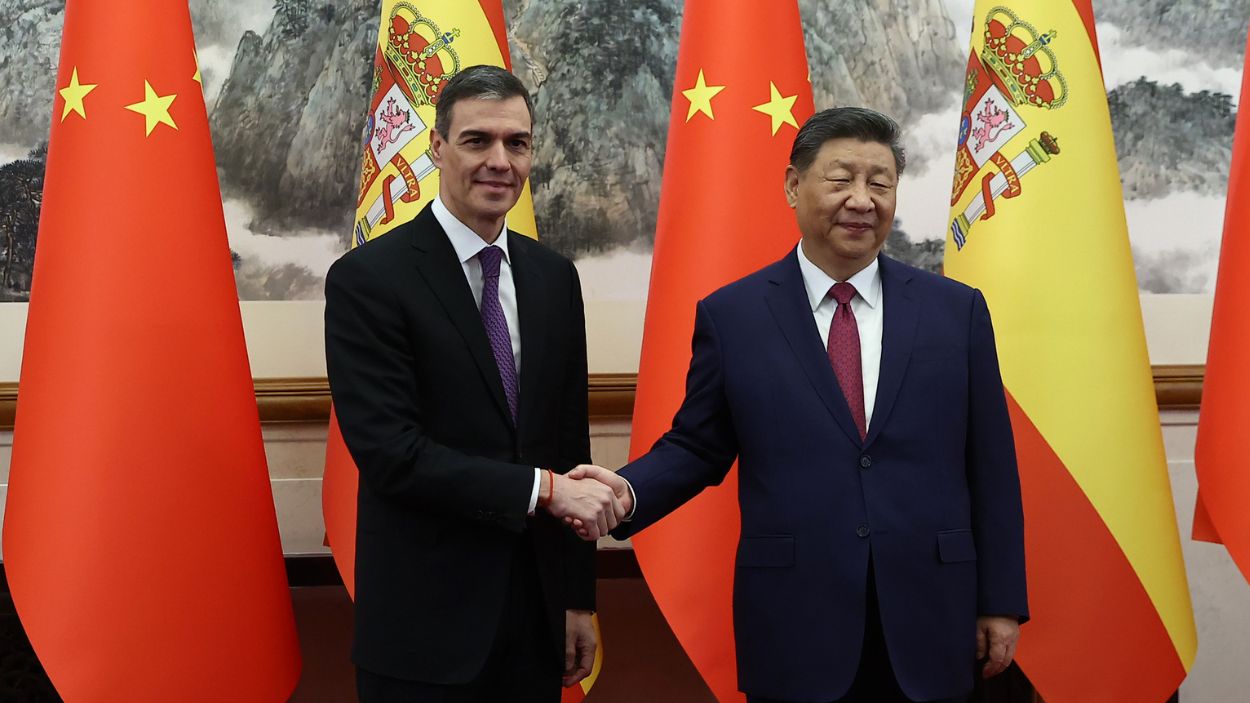 El presidente del Gobierno, Pedro Sánchez, junto al presidente de la Republica Popular China, Xi Jinping. EP