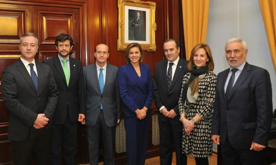 María Dolores de Cospedal, con el delegado del Gobierno en Castilla La Mancha y los subdelegados. 