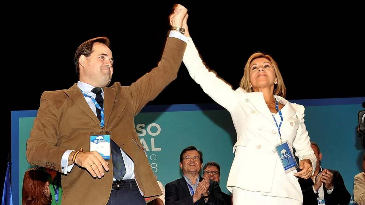 Imagen de archivo del actuar líder del PP en Castilla-La Mancha, Paco Núñez, junto a María Dolores de Cospedal. EP.