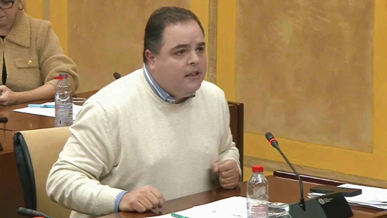 El parlamentario socialista, Víctor Torres, en la Comisión de Justicia del Parlamento andaluz