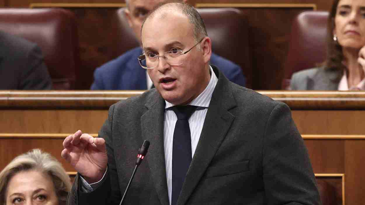 Tellado llora el ‘no’ de Vox en Extremadura y ya mira a Mañueco. EP