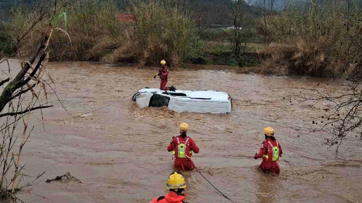 Buscan al conductor de un coche encontrado en una riera en Llinars (Barcelona) durante el temporal. EP