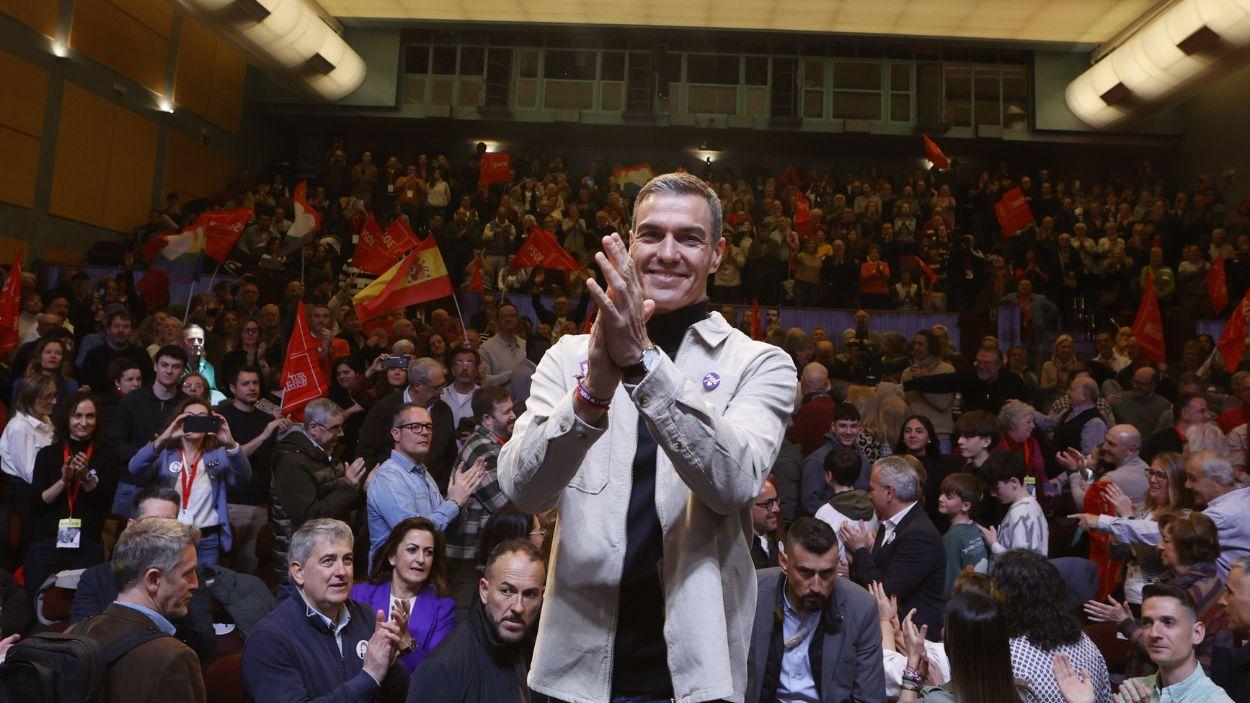 El secretario general del PSOE y presidente del Gobierno, Pedro Sánchez, durante un acto público en el Palacio de la Audiencia. EP.