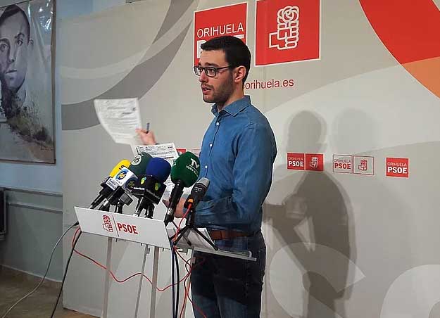 El portavoz del PSOE en el Ayuntamiento de Orihuela (Alicante), Víctor Ruiz.
