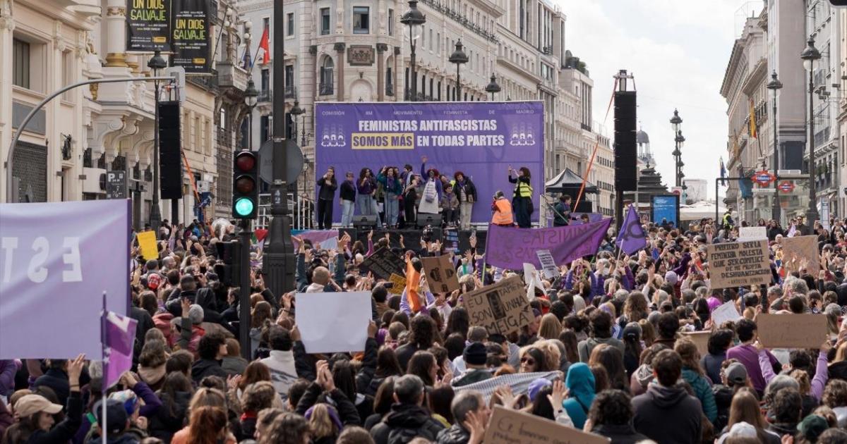 El 8M toma las calles de Europa: miles de mujeres marchan entre ...