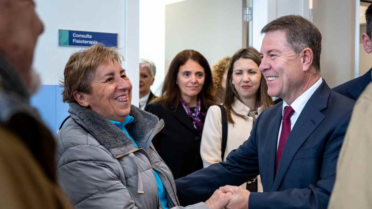 El presidente de Castilla-La Mancha, Emiliano García-Page, inaugura el nuevo centro de salud de Cabanillas del Campo. JCCM.