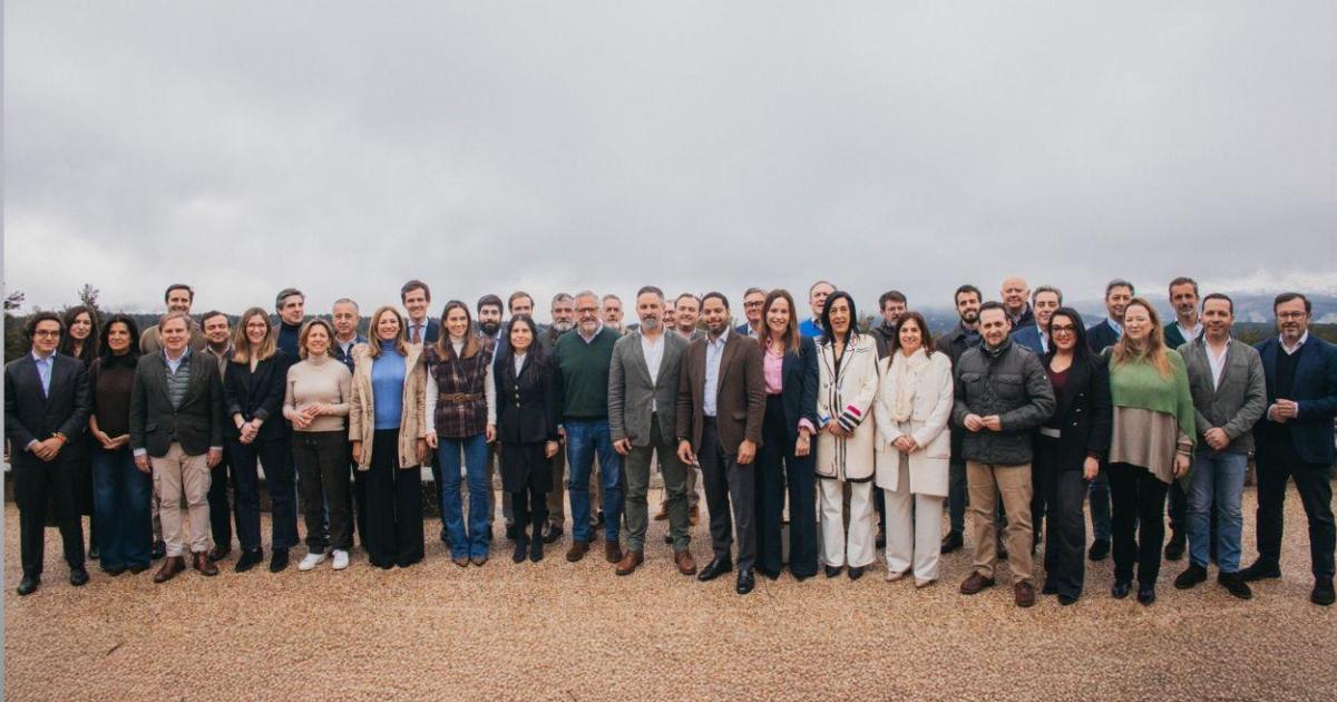 Abascal se atrinchera en el búnker y se niega a celebrar el congreso de Vox que reclama Espinosa de los Monteros