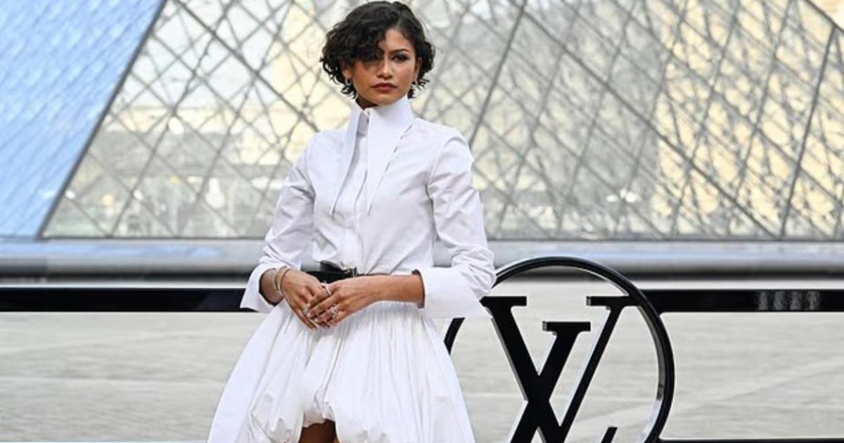 Zendaya reaparece en la Semana de la Moda de París vestida de blanco nupcial