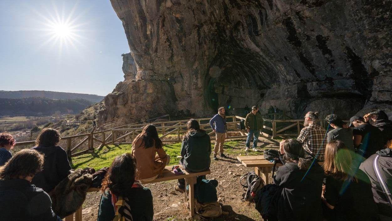 Grupo de estudiantes en Vega del Codorno. Toni Villegas.