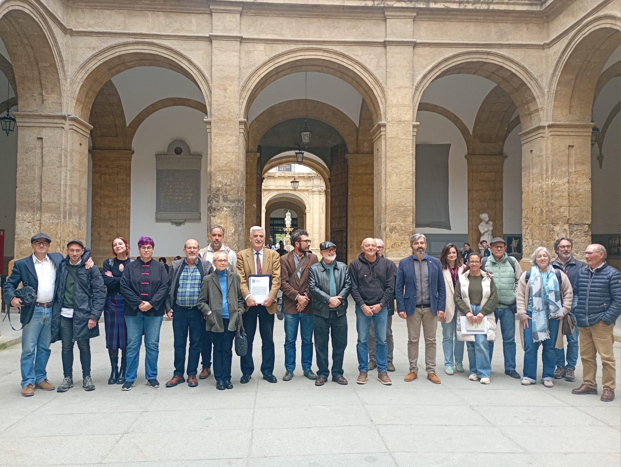 Representantes de municipios afectados, plataforma Salvemos el Guadalquivir y expertos medioambientales