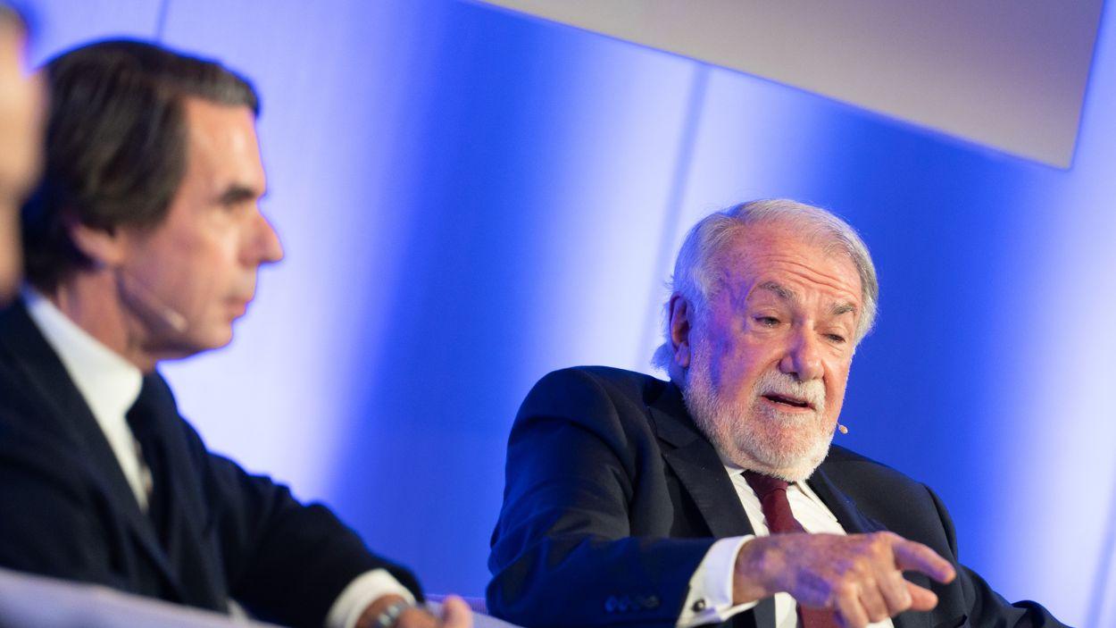El expresidente del Gobierno José María Aznar durante la presentación del libro del exministro del Interior Jaime Mayor Oreja. EP.