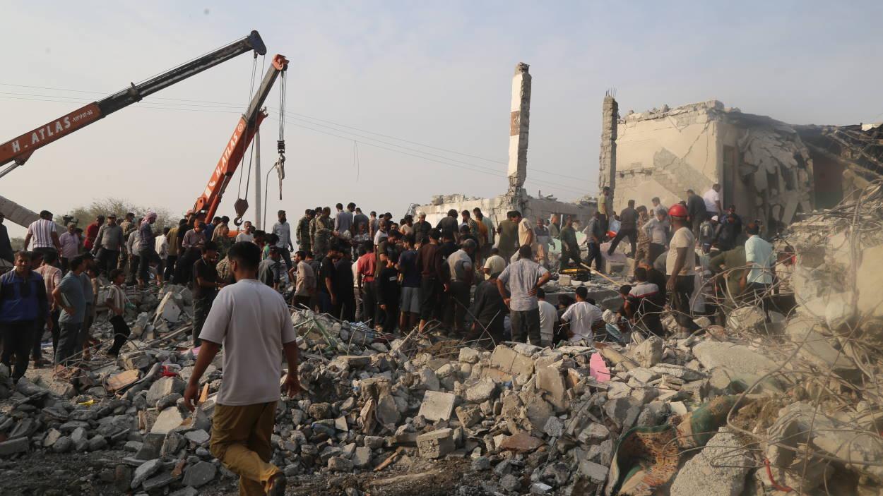 Restos de la  la escuela primaria Shajarah Tayebeh (Irán) después del bombardeo de Estados Unidos que asesinó a más de 170 niñas. EP.