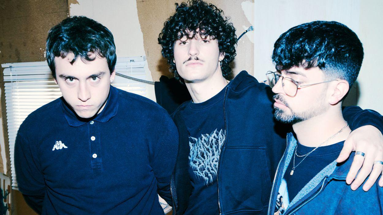 Fedra (Jose Ros Campallo), Armas (Mateo Jiménez Grela) y ru0001 (Rubén López Moreno) forma 1111.  director creativo Aaron Mira fotógrafo alfon lopez