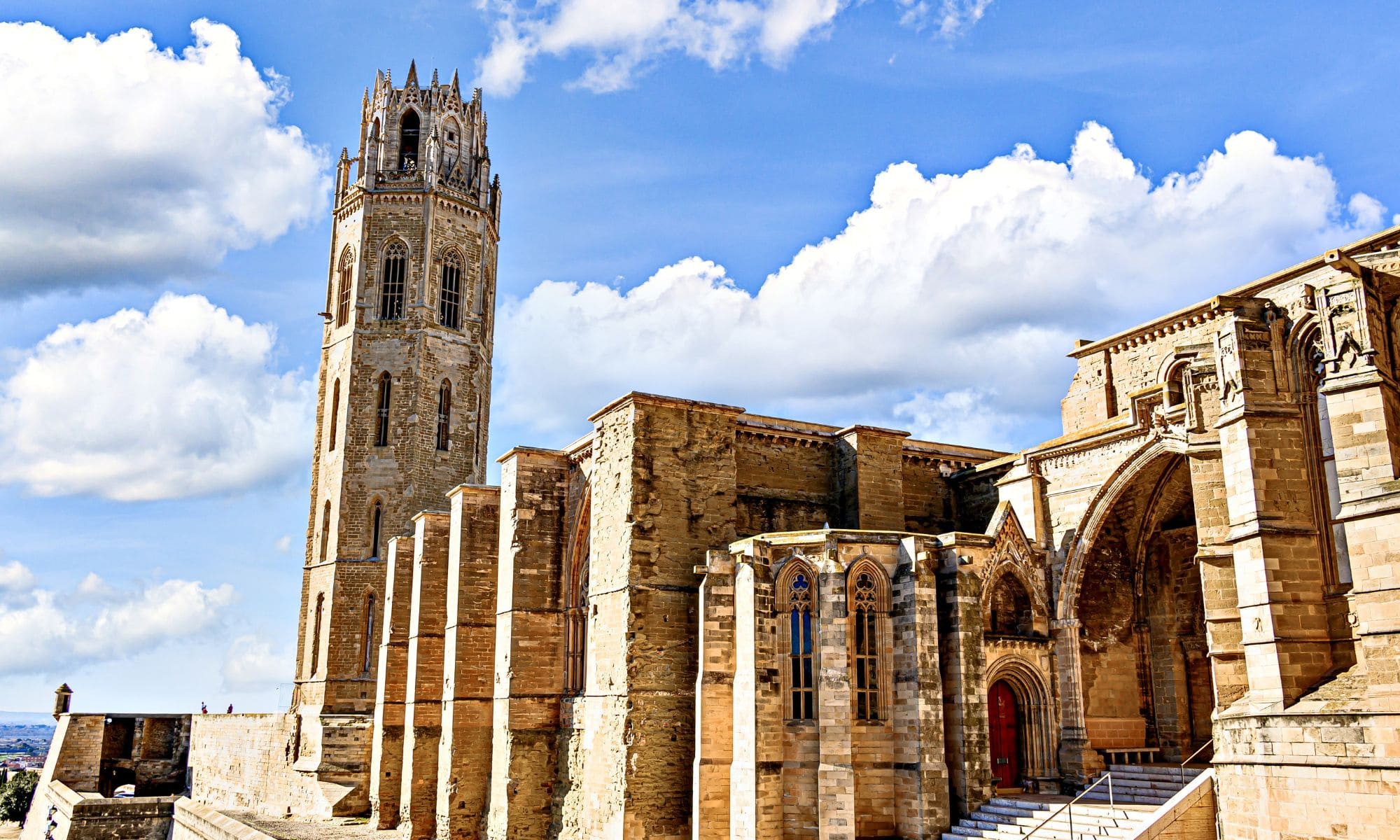 La ciudad de Lleida que vive entre montaña, piedra y la gran puerta del Pirineo
