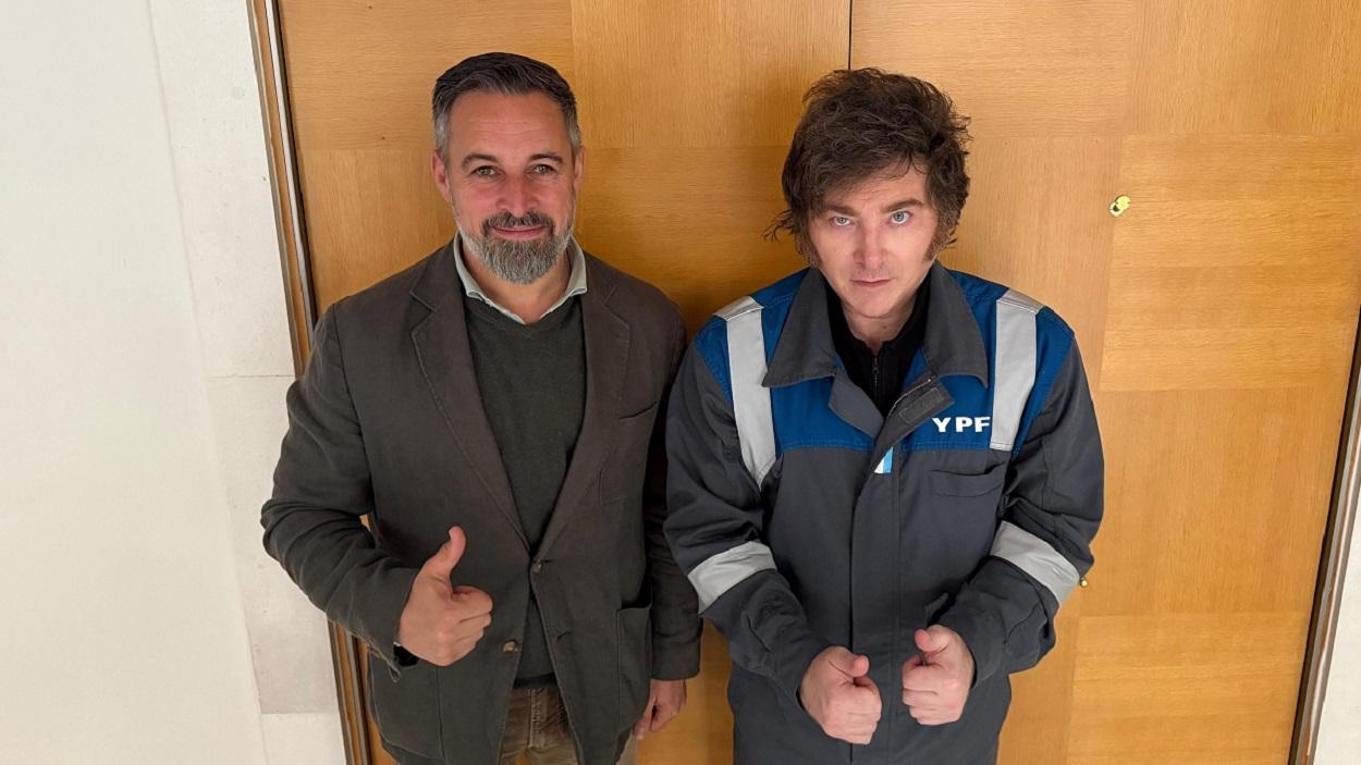 El presidente de Vox, Santiago Abascal, con el presidente argentino, Javier Milei, en Madrid. EP