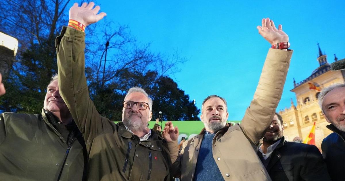 La genuflexión a Trump y las fracturas internas le pasan factura a Vox