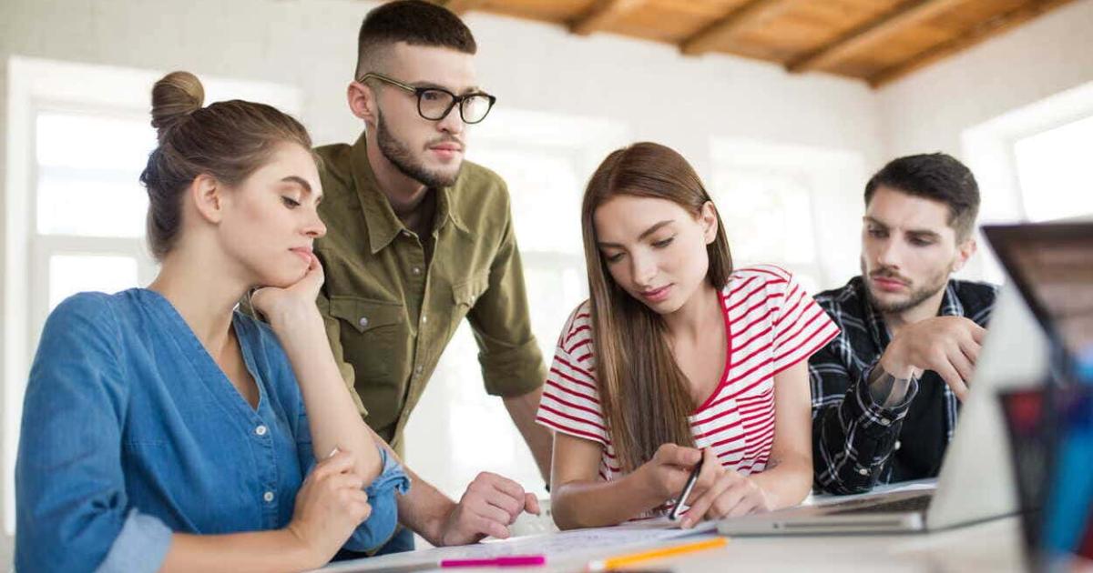 La Generación Z se adentra al mercado y prioriza el ambiente laboral al sueldo