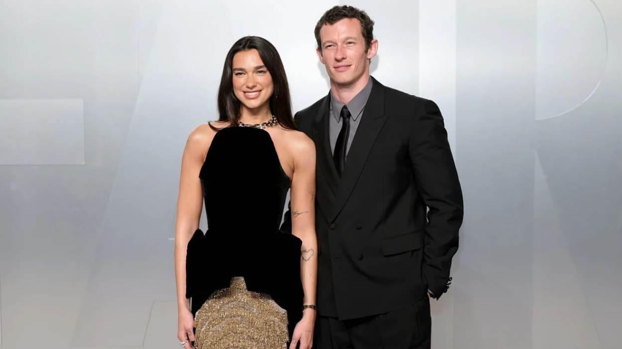 Dua Lipa y Callum Turner 