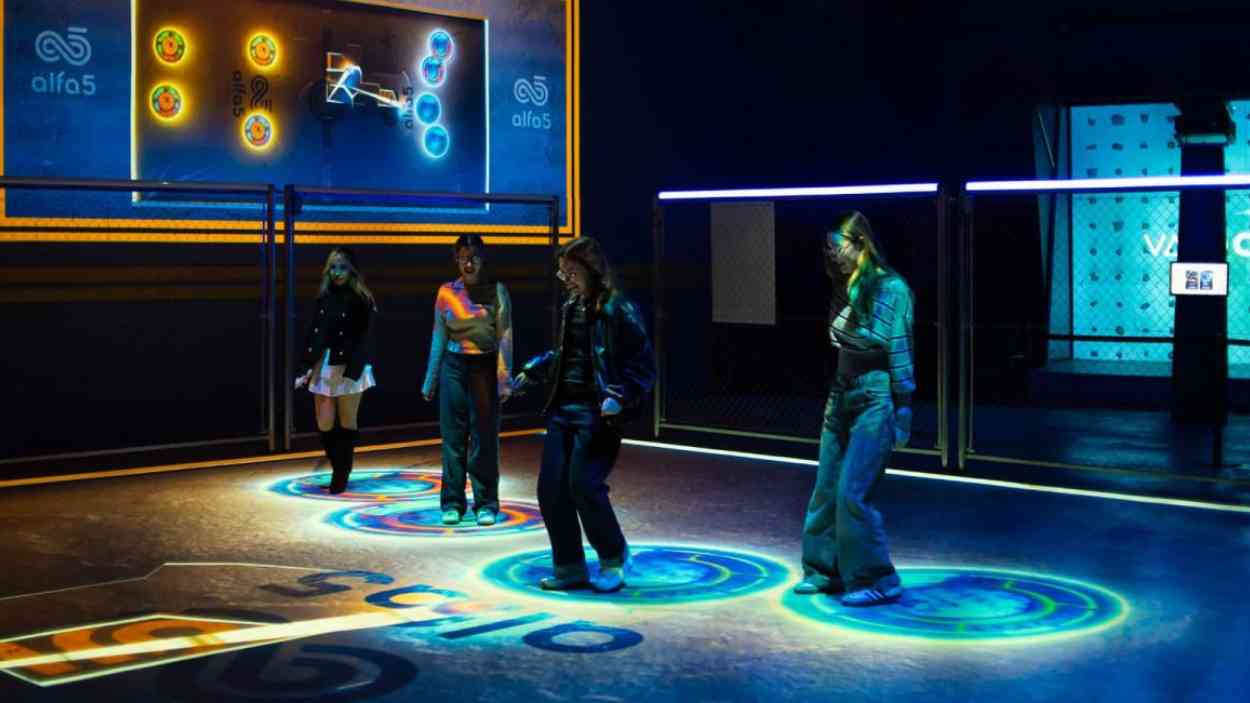 Estudiantes en una de las salas de la escuela. Foto de GBSB