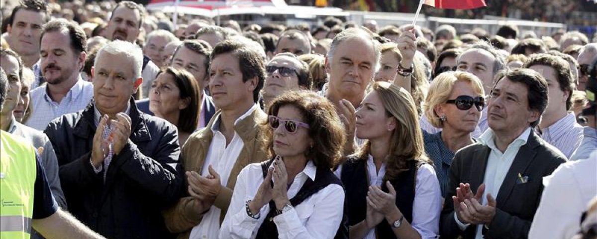 Dirigentes del PP en una manifestación contra el terrorismo. 