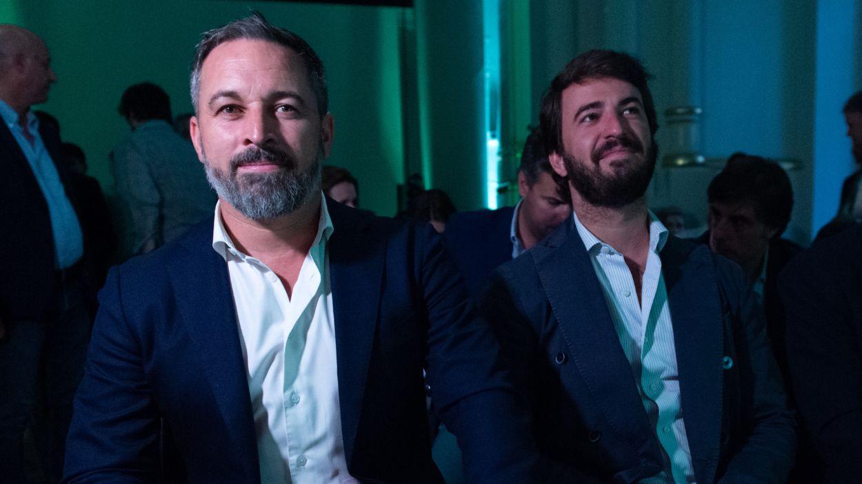 Santiago Abascal, líder de Vox, junto a Juan García Gallardo en un acto del partido en el 2023