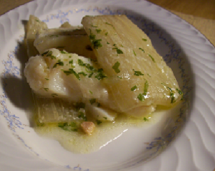 Cardos con bacalao y chuletas de cordero empanadas