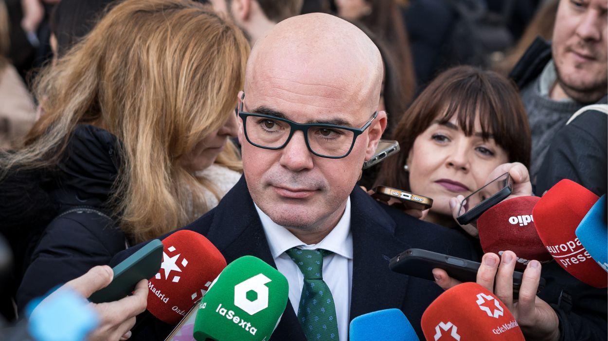 El delegado del Gobierno en Madrid, Francisco Martín, atiende a los medios de comunicación. EP.