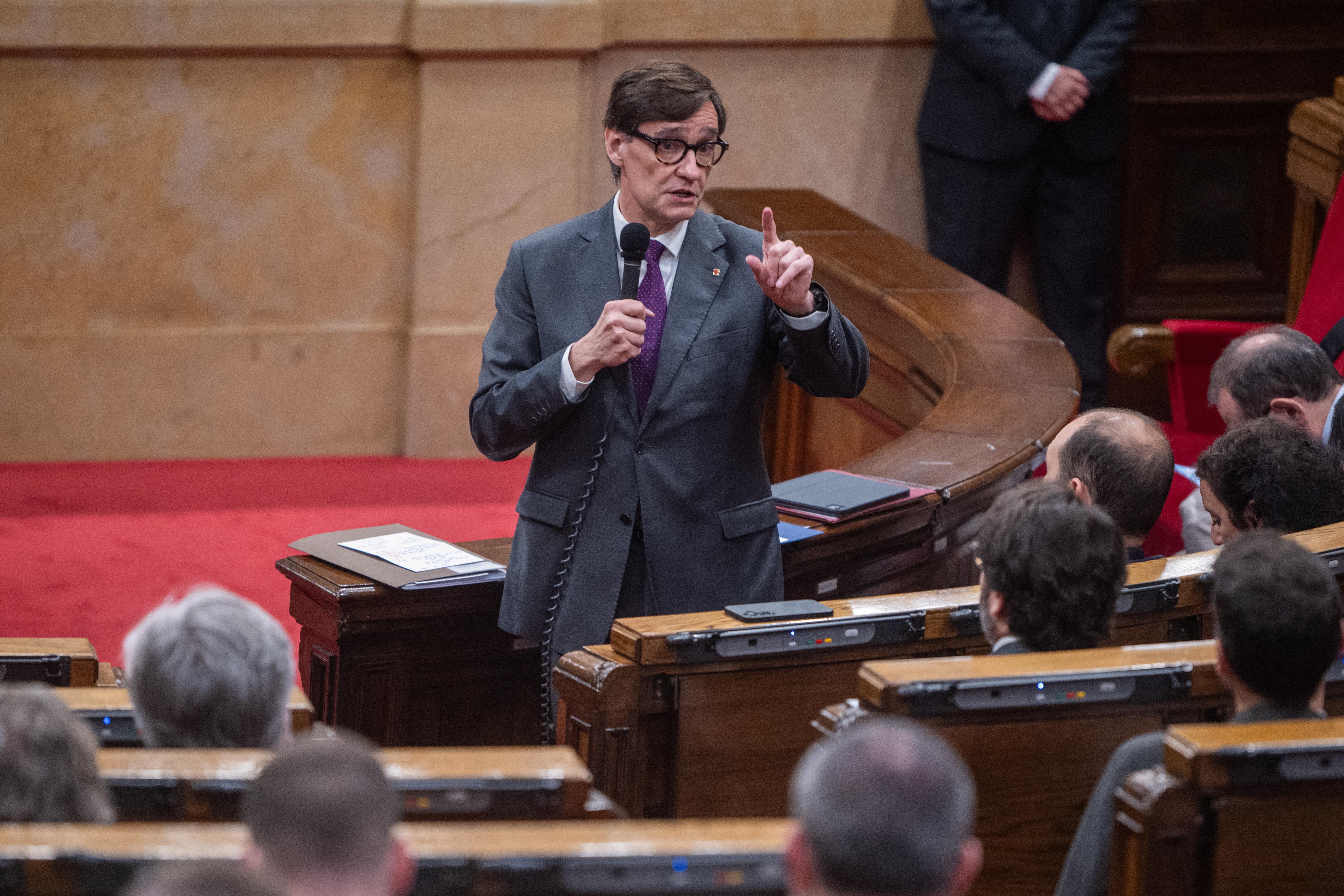 El presidente de la Generalitat de Cataluña, Salvador Illa, durante el pleno del Parlament de Cataluña, a 18 de marzo de 2026. Lorena Sopêna / EP