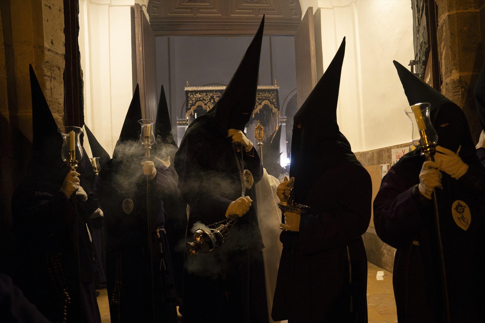 La procesión comienza a las 05:30 horas desde la Iglesia Parroquial de El Salvador