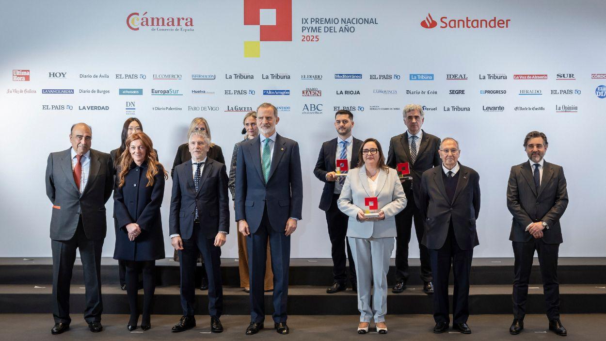 Su Majestad El Rey Felipe y premiados en la gala del Premio Pyme del Año 2025