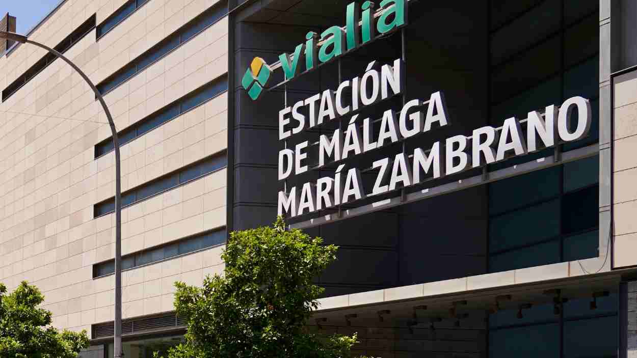 Acusan al PP de mentir sobre el impacto del AVE en Málaga. EP