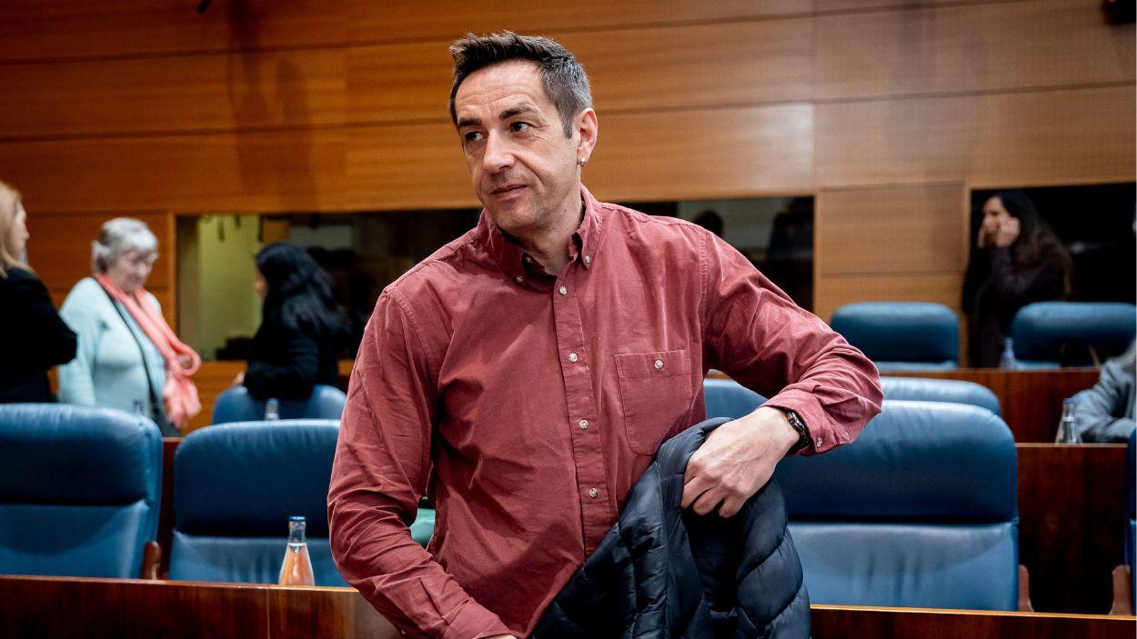 El diputado de Más Madrid, Emilio Delgado, durante una sesión plenaria en la Asamblea de Madrid. EP.