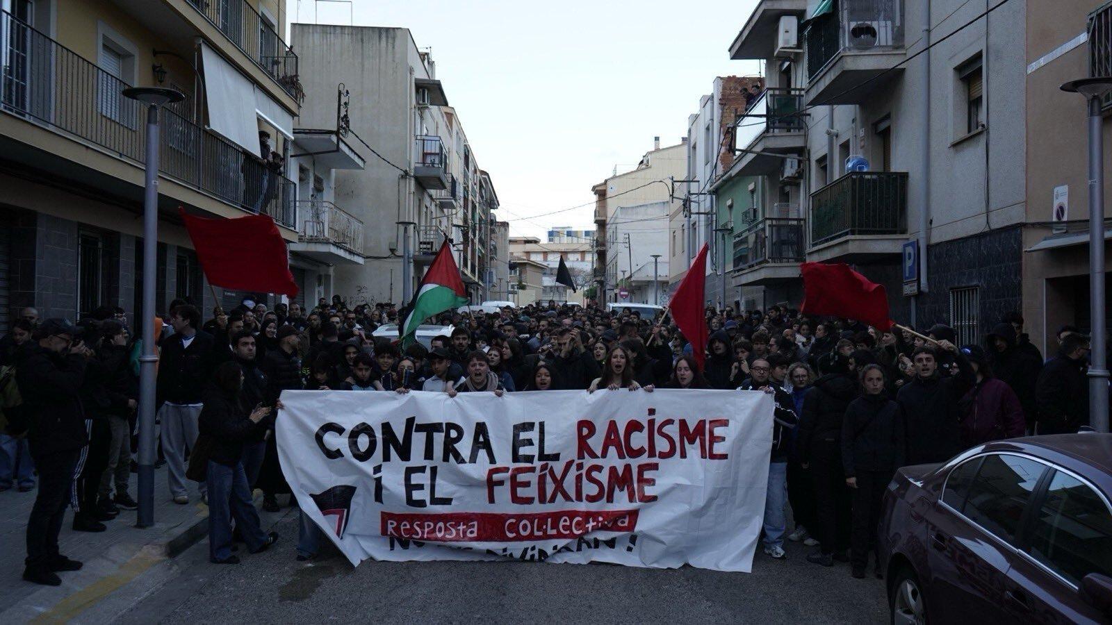 Contramanifestación de grupos antifascistas en contra de la protesta de Vox. Organización Juvenil Socialista del Tarragonès