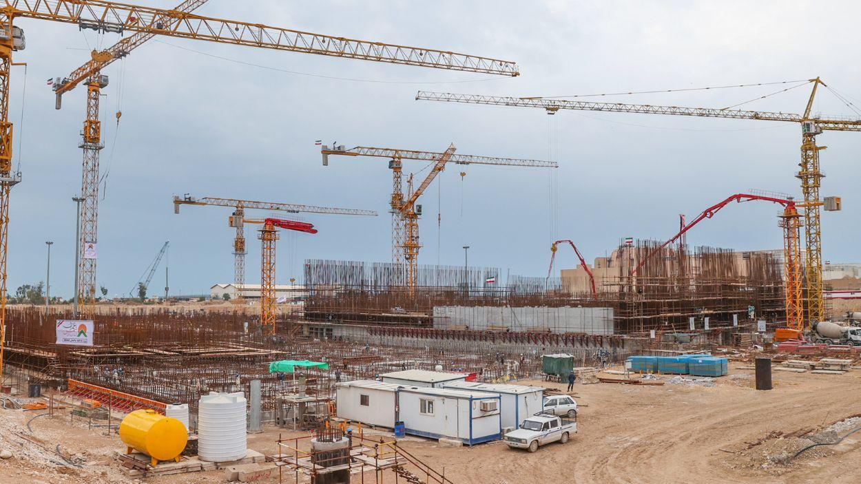Vista de la central nuclear de Bushehr en la costa del Golfo Pérsico, en Bushehr, al suroeste de Irán. EP.