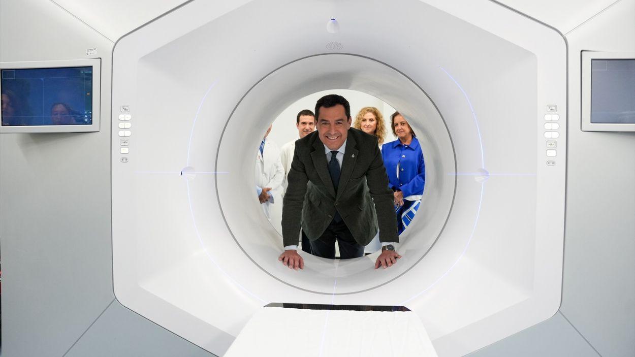 Presidente de la Junta de Andalucía, Moreno Bonilla, en el Virgen del Rocío. Imagen de archivo / EP