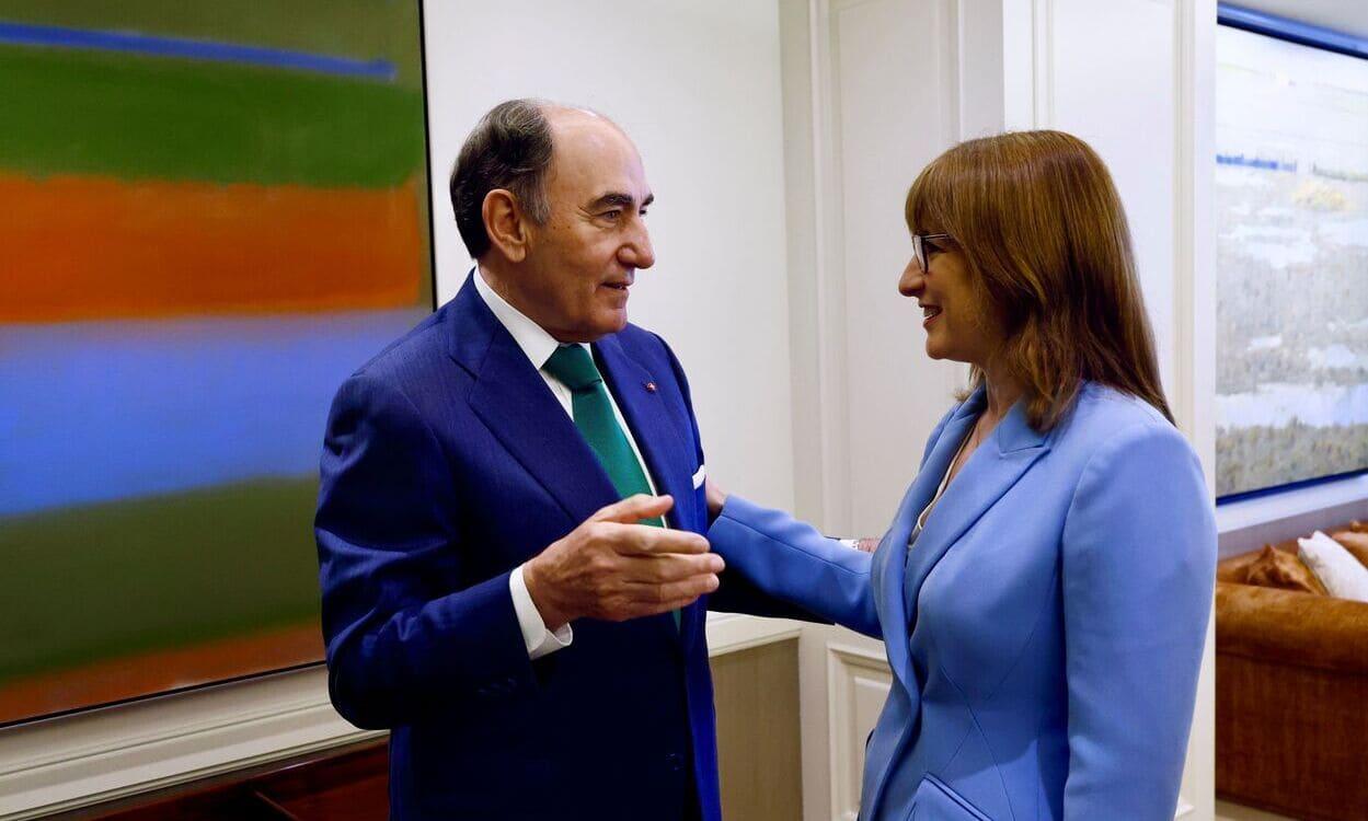 Presidente de Iberdrola, Ignacio Galán, con la ministra británica de Economía, Rachel Reeves. IBERDROLA