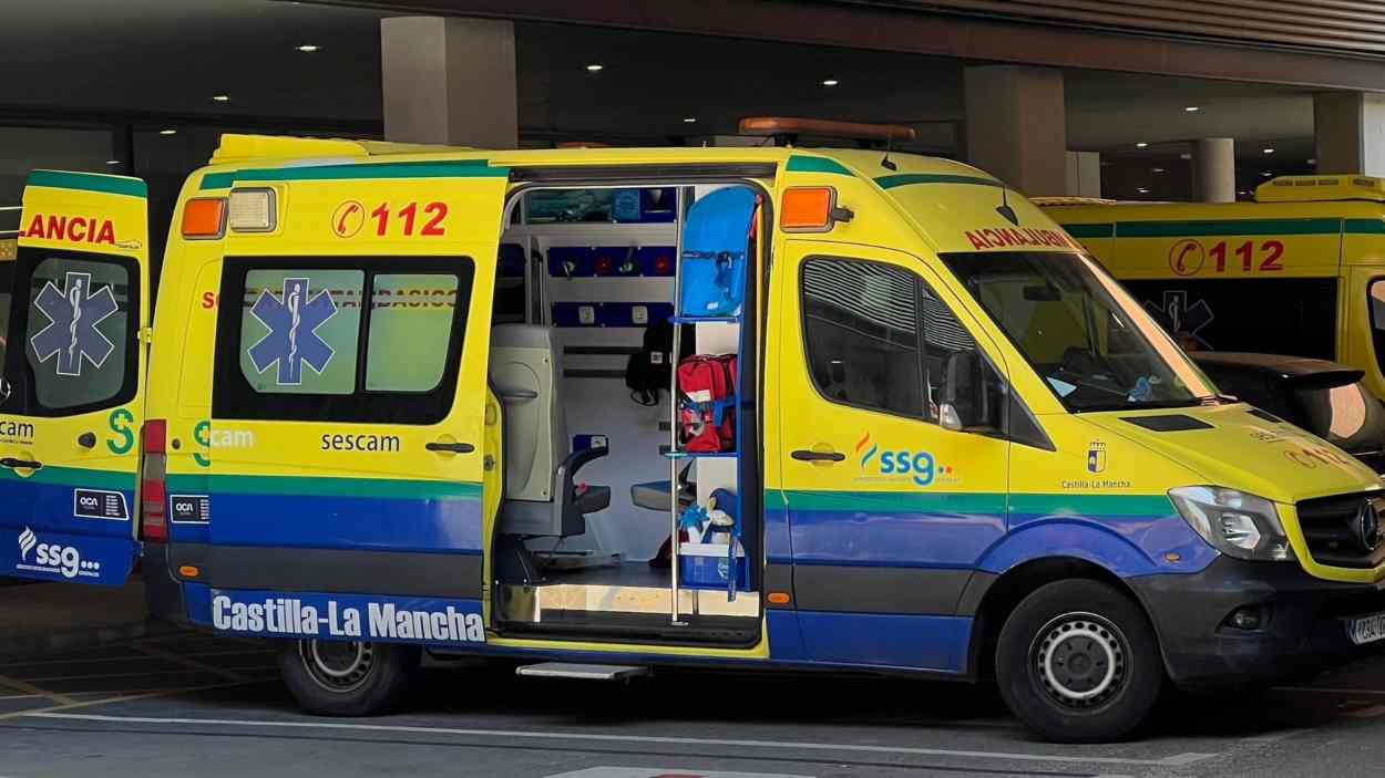 Imagen de archivo de una ambulancia del Sescam en Castilla-La Mancha. JCCM.