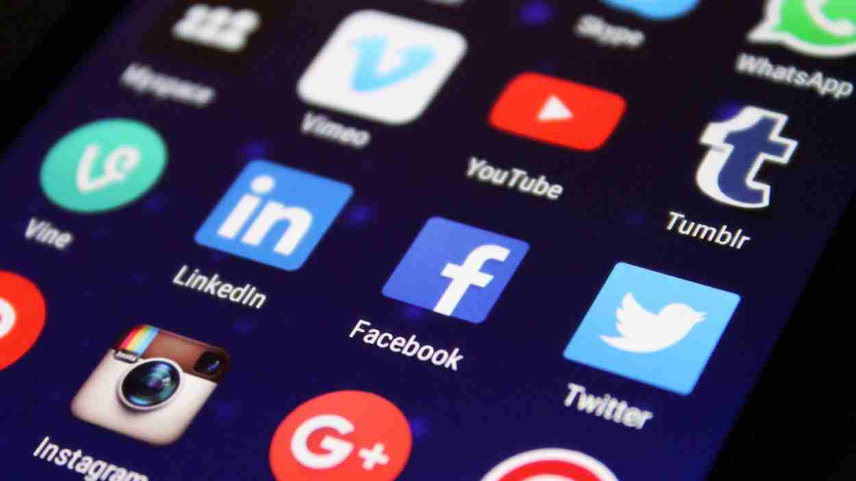 Meta y YouTube condenadas a pagar tres millones de dólares por generar adicción en menores