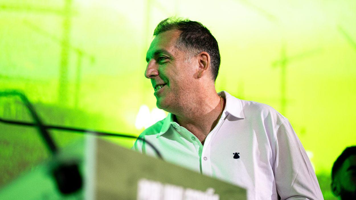 El portavoz nacional de Inmigración, Asuntos de Interior y Seguridad de Vox, Samuel Vázquez, durante la presentación del programa económico y de vivienda de Vox en julio de 2025. EP.