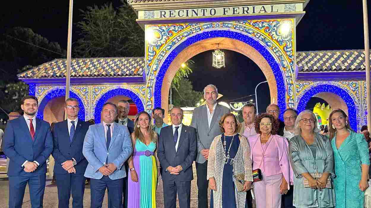 Varios miembros del equipo de Gobierno del Ayuntamiento de Talavera de la Reina, conformado por PP y Vox, y otras autoridades, durante la inauguración de las fiestas de San Mateo. EP.