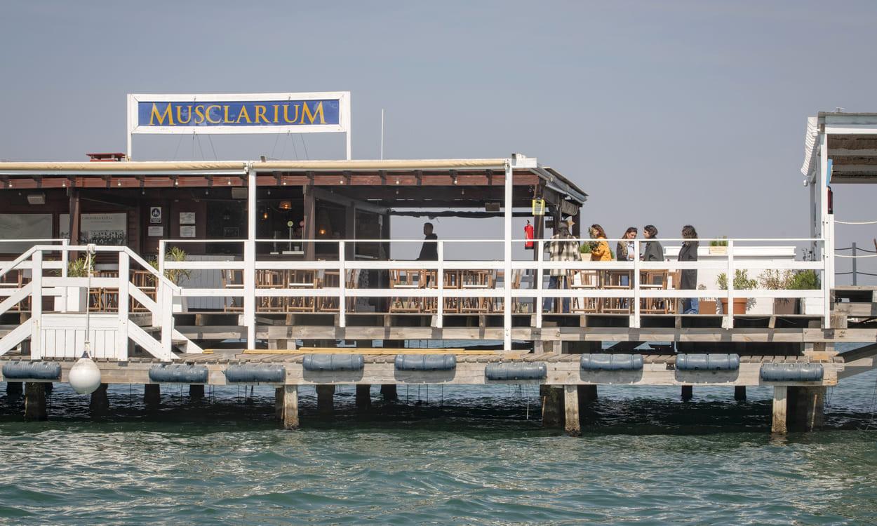‘Musclarium’, el paraíso en medio del mar en Tarragona donde las ostras y los mejillones saben a gloria. GUÍA REPSOL