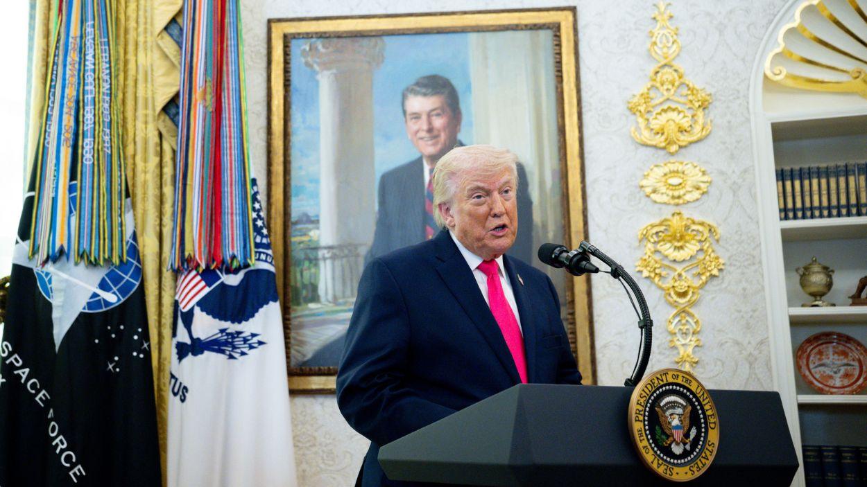 El presidente de Estados Unidos, Donald Trump, durante una comparecencia en el Despacho Oval. EP.