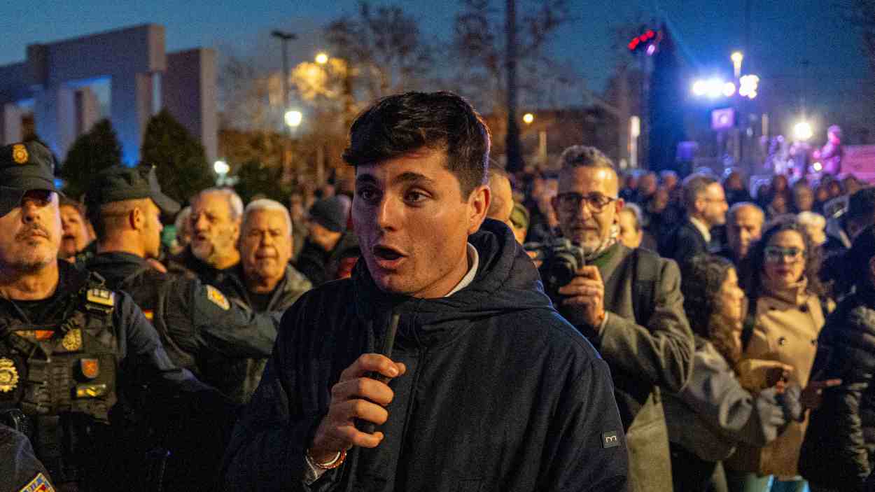 La hija de una víctima de ETA responde a la utilización de las víctimas. EP