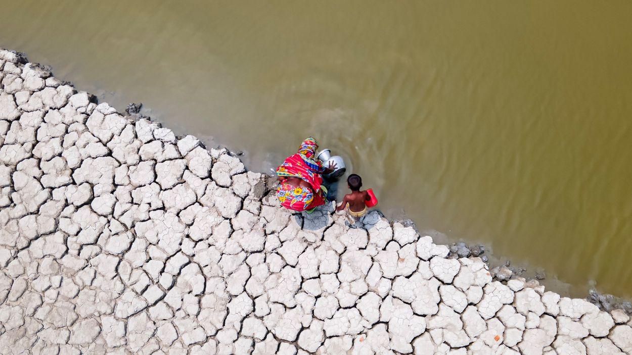 'Water collection', del fotógrafo Muhammad Amdad Hossain, que ha ganado PhotoAquae 2026